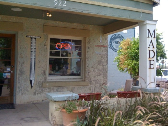 Exterior of MADE Art Boutique in 2008